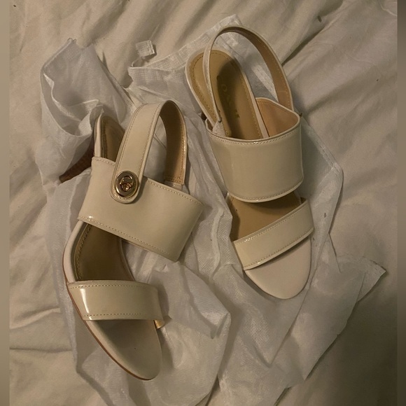 Coach Women's Marla Patent Slingback Sandal Chalk - Picture 5 of 6